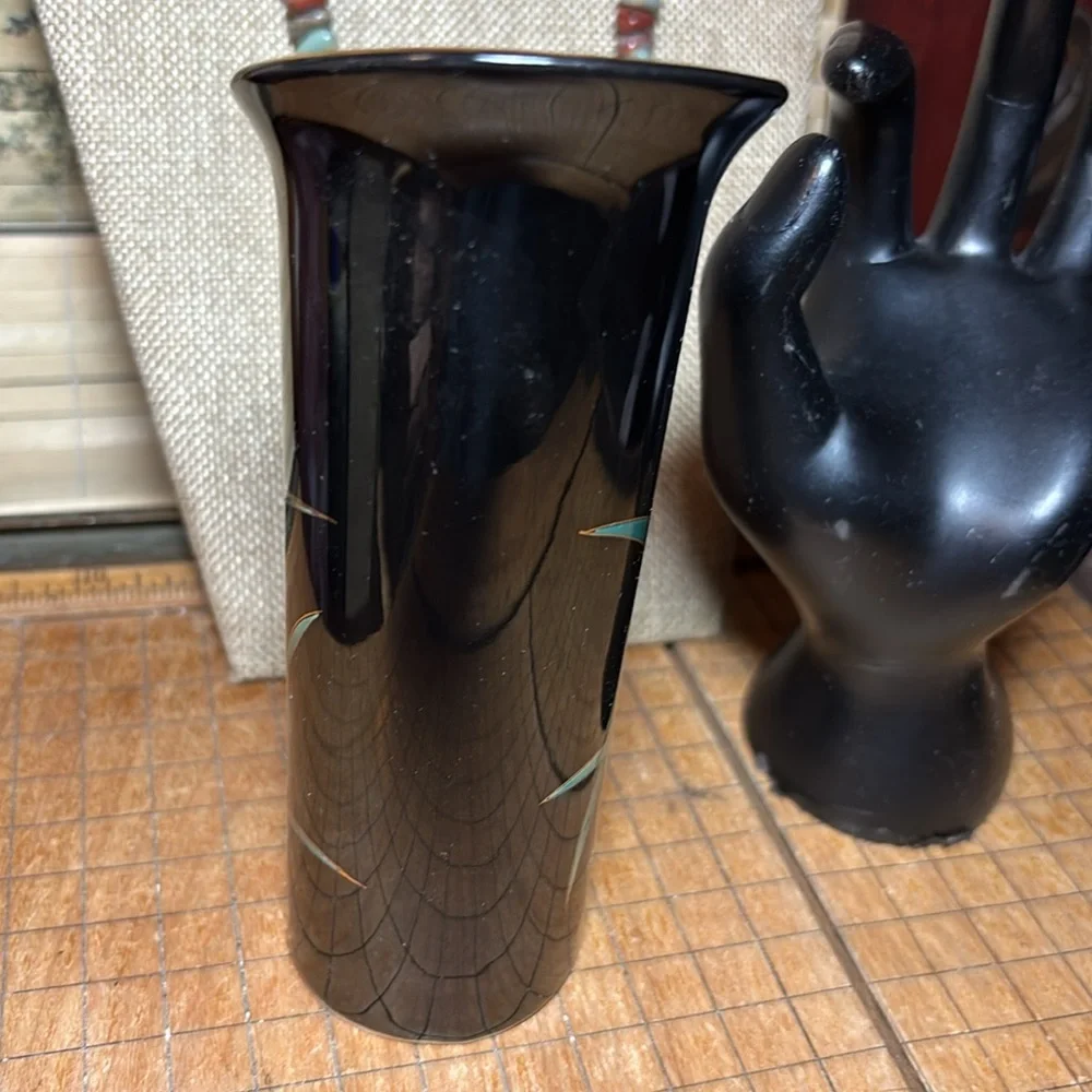 Black Onyx San Francisco Black Ceramic Vase w Blue Iris Design GUC 6”Hx2 5/8”D - Picture 5 of 17
